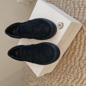 Moncler Meredith suede loafers